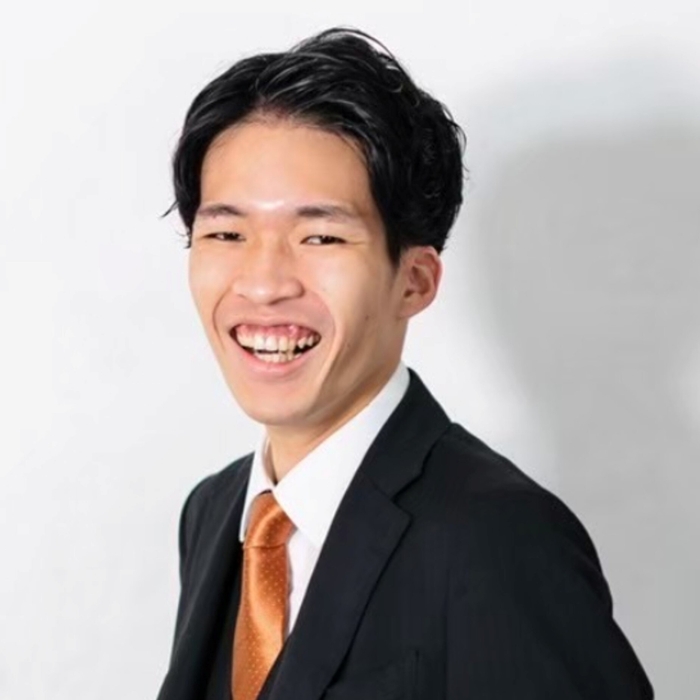 ピアノお兄さん：新井瑛久さん(ピアノ)