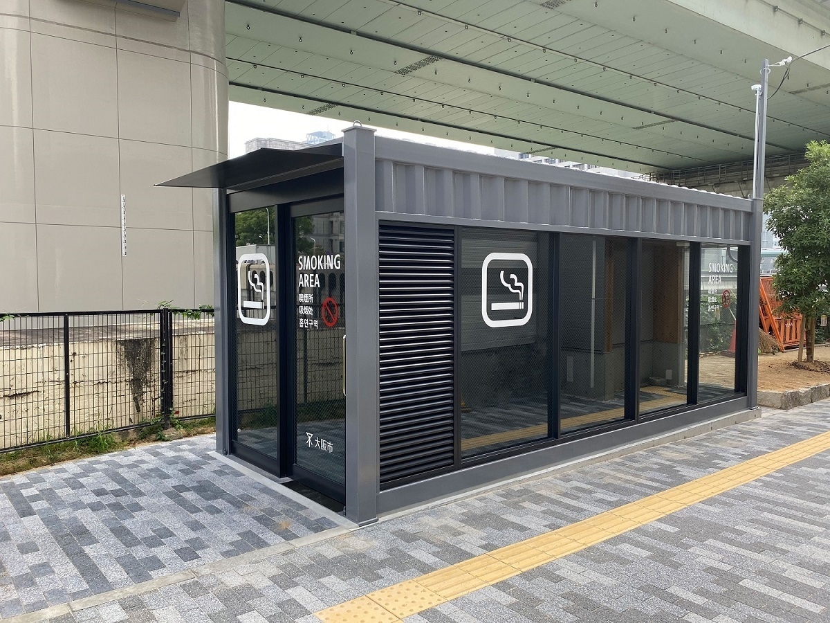 屋外用コンテナ型喫煙室(堂島公園) 外観2