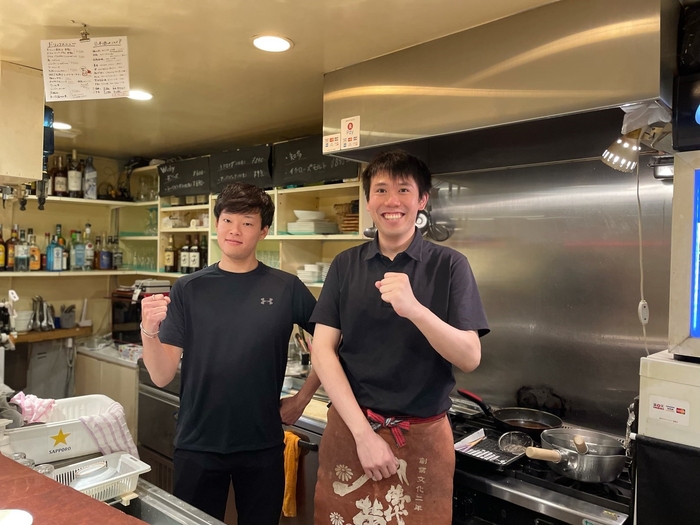 店主の河本さん(右)と経営担当の保田さん(左)
