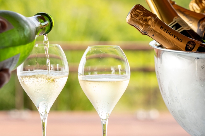 ▲シャンパーニュで乾杯