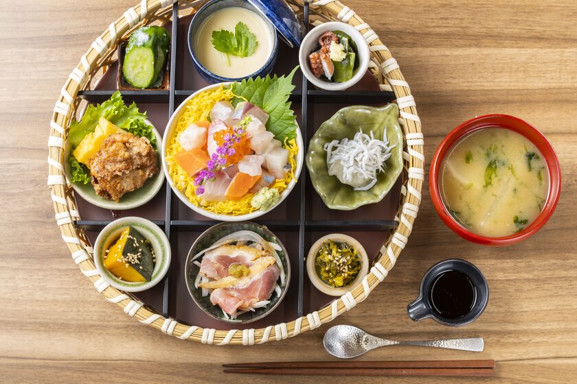 日々麹舎 かご盛り花御膳