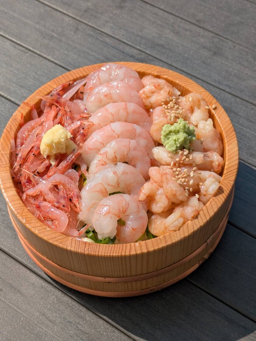 「3種の海老の食べ比べ丼」~生桜えび・本海老・甘エビ~
