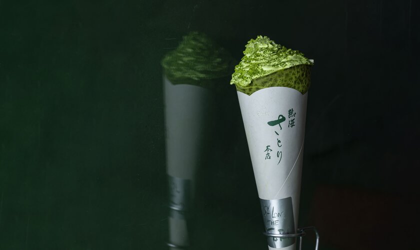 お濃茶を練り込んだ抹茶クリームを“2倍”使用した「2倍!!お濃茶クレープ」