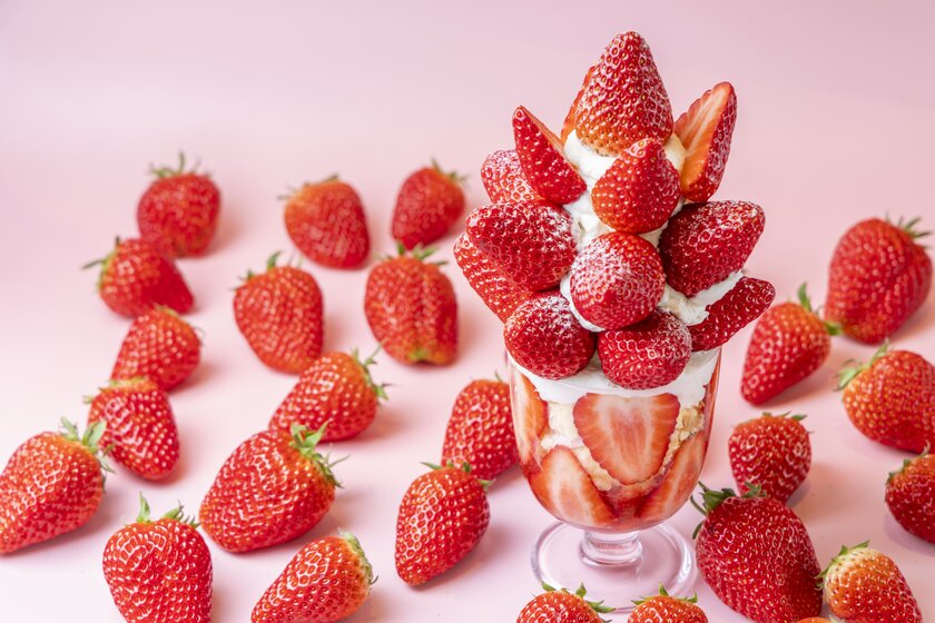 いちご150％!!!収穫祭ボンボンパフェ　※cafe限定