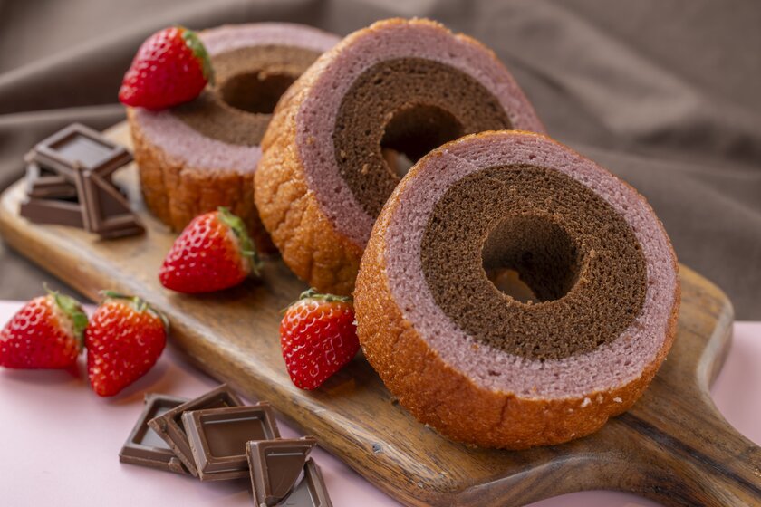 焼きたて　いちごのバウムクーヘンショコラ