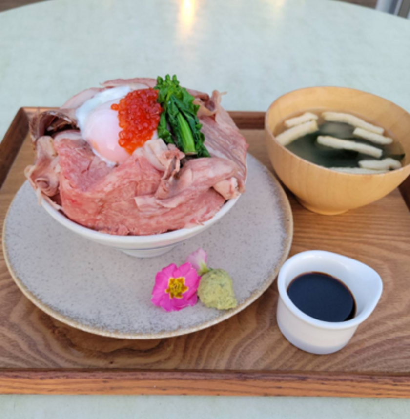 春めく海鮮3種丼～桜鯛・金時マス・まぐろ～