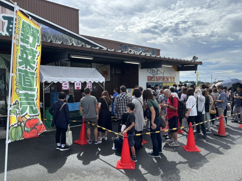 昨年9月14日 9周年祭 創業の日「9円市」の様子
