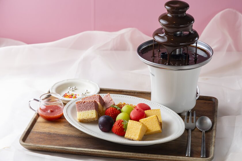 夢のいちごバウムチョコフォンデュ